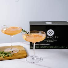 coppa in vetro da cocktail